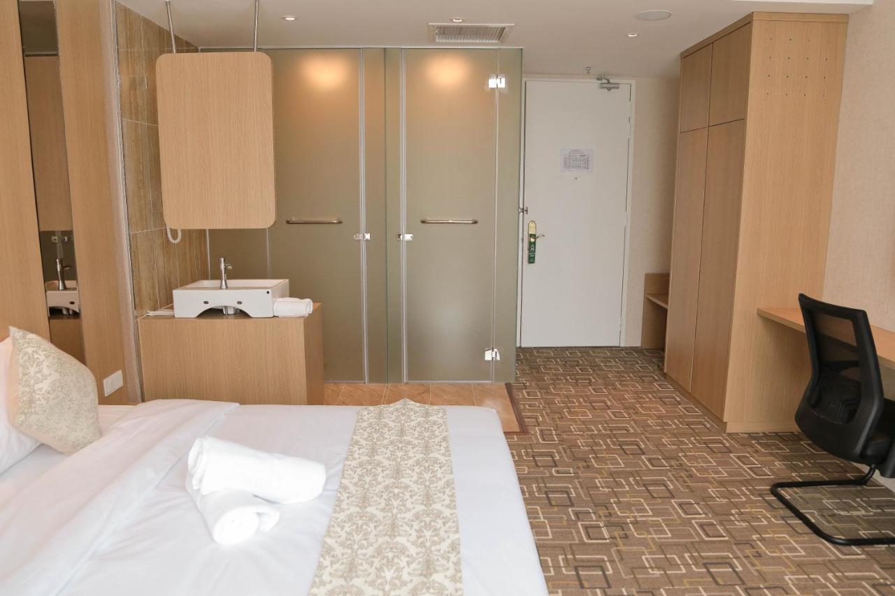 Top Holiday Hotel Seri Kembangan Ngoại thất bức ảnh