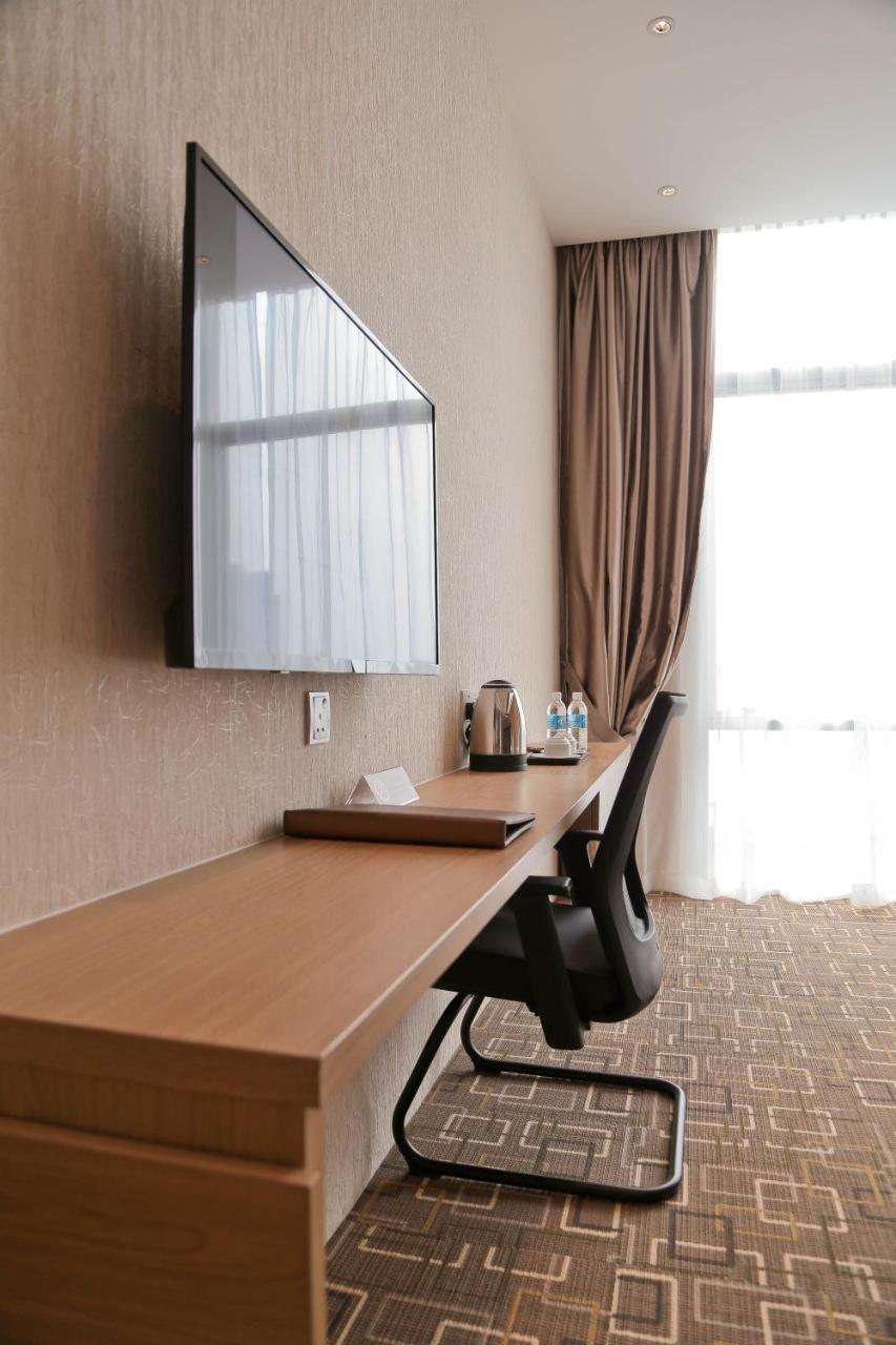 Top Holiday Hotel Seri Kembangan Ngoại thất bức ảnh